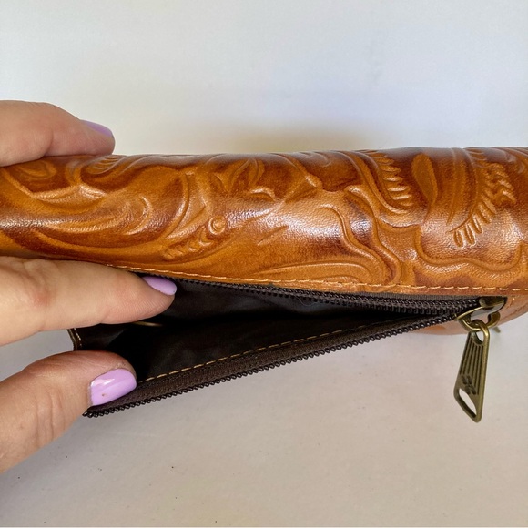 Patricia Nash Leather Cametti Trifold Wallet Organizer Tan Tooled Embossed Gold - Picture 6 of 16